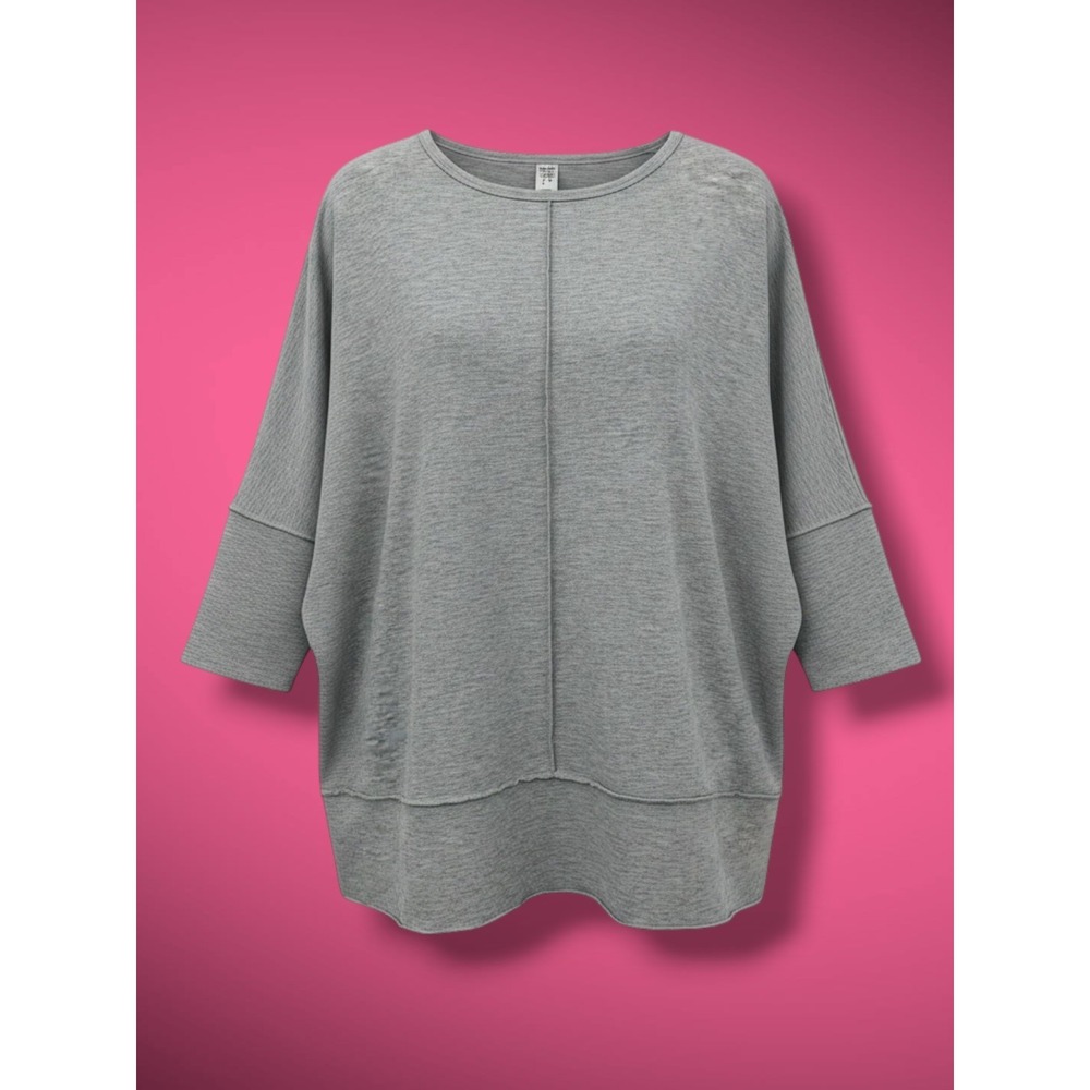 Gray Oversized Dolman Knit Top Exposed Seam 3/4 Sleeve Crew Neck Tunic